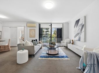 Sold By Sandy Shi “Maison Bridge Property”