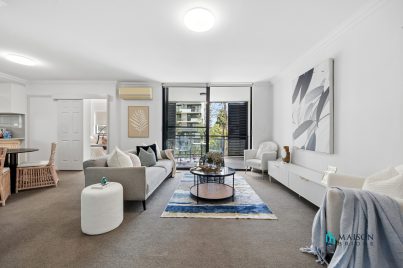 Sold By Sandy Shi “Maison Bridge Property”
