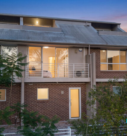 Impressive Family Townhouse, Bordering Eastwood