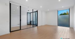 Stylish Ground Floor Apartment with Versatile Winter Garden