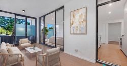 Stylish Ground Floor Apartment with Versatile Winter Garden