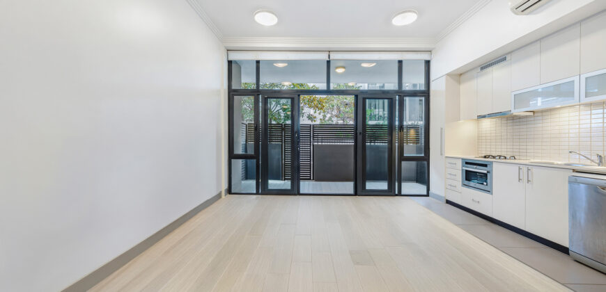 Modern Apartment with Strong Rental Appeal in Prime Riverside Location