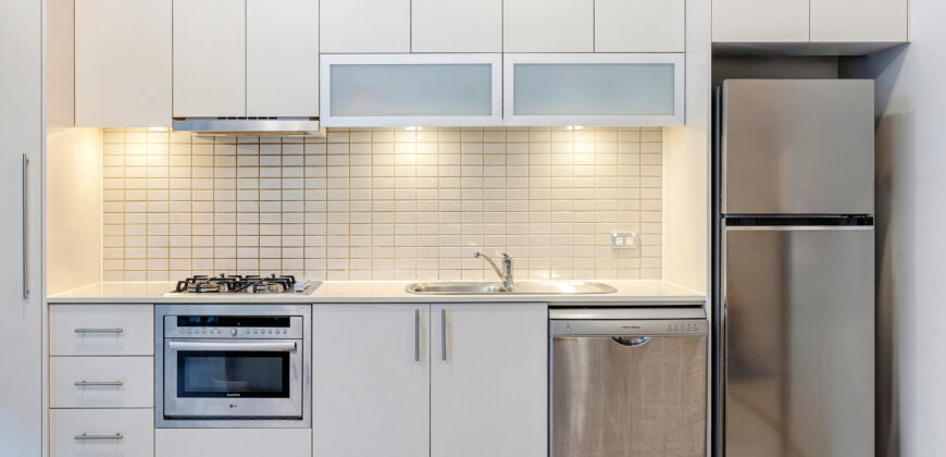 Modern Apartment with Strong Rental Appeal in Prime Riverside Location