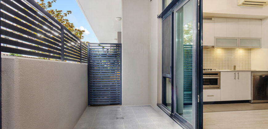Modern Apartment with Strong Rental Appeal in Prime Riverside Location