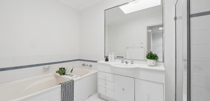Sold By Sandy Shi & Alex Cheng of “Maison Bridge Property”