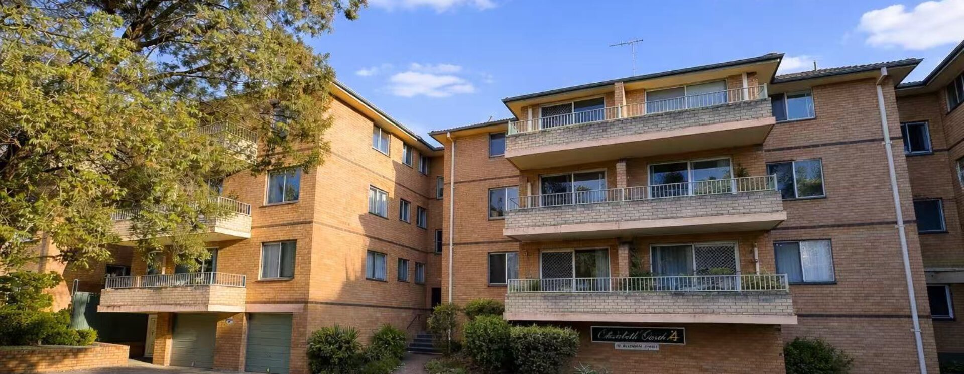 Freshly Renovated North-Facing Unit in Prized Riverside Location
