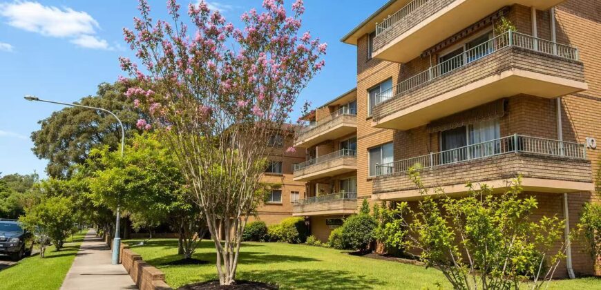 Freshly Renovated North-Facing Unit in Prized Riverside Location