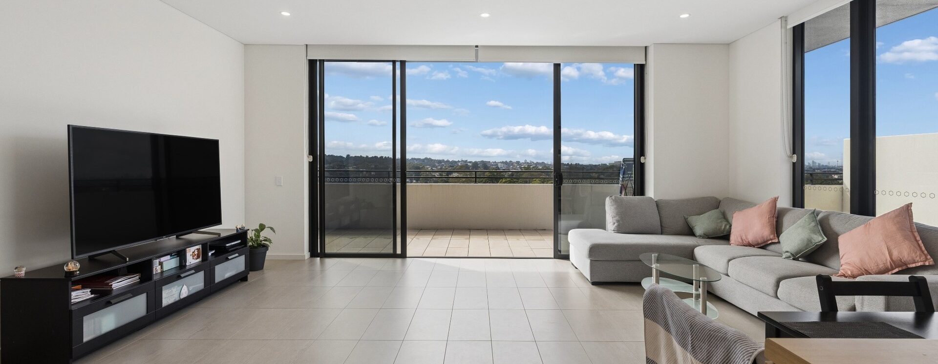 Top-Floor Penthouse with Expansive Entertainer’s Terrace & Sweeping Views