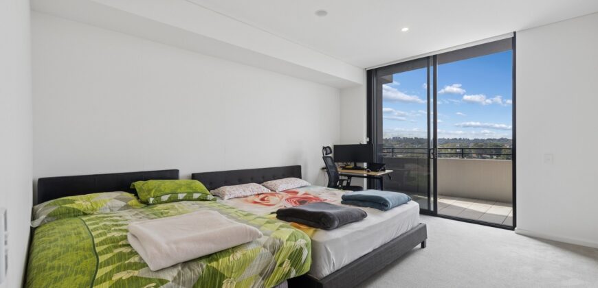 Top-Floor Penthouse with Expansive Entertainer’s Terrace & Sweeping Views