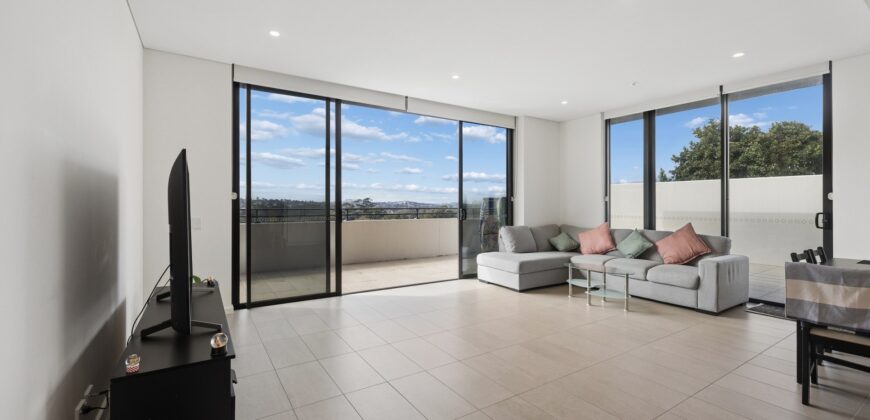 Top-Floor Penthouse with Expansive Entertainer’s Terrace & Sweeping Views