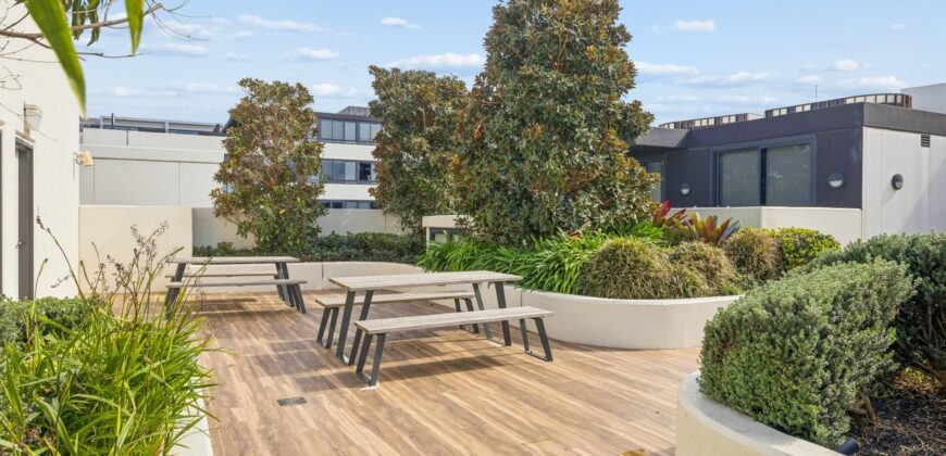 Top-Floor Penthouse with Expansive Entertainer’s Terrace & Sweeping Views