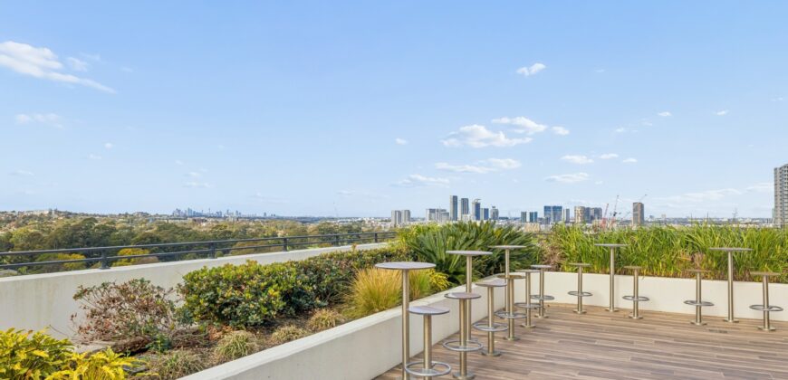 Top-Floor Penthouse with Expansive Entertainer’s Terrace & Sweeping Views