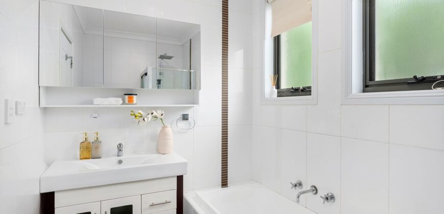 Oversized Family Townhouse with Multiple Living Areas & Private Courtyard