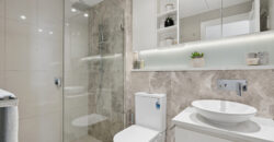 North Aspect Luxury with Panoramic Water & CBD Views