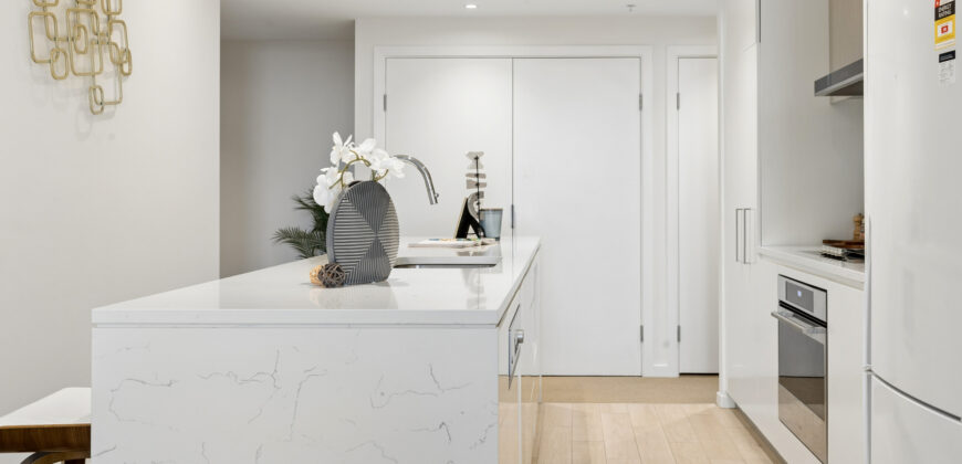 North Aspect Luxury with Panoramic Water & CBD Views