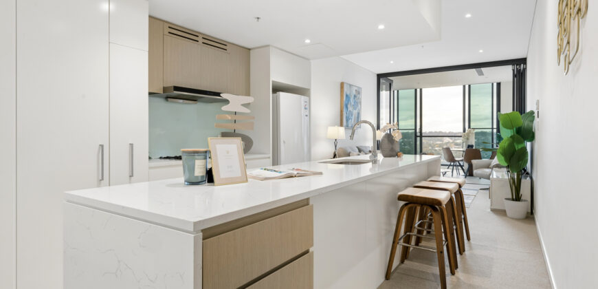 North Aspect Luxury with Panoramic Water & CBD Views