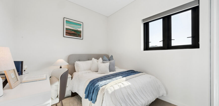 North Aspect Luxury with Panoramic Water & CBD Views