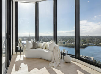 North Aspect Luxury with Panoramic Water & CBD Views