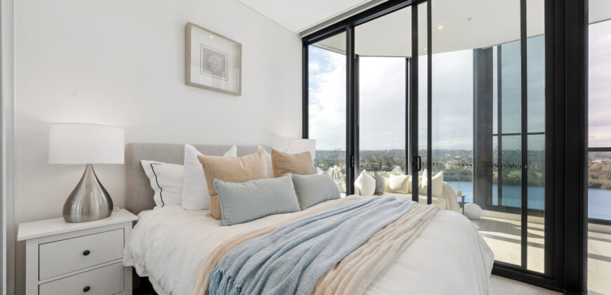 North Aspect Luxury with Panoramic Water & CBD Views