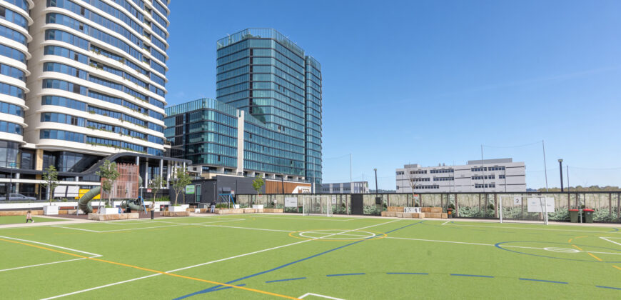 North Aspect Luxury with Panoramic Water & CBD Views