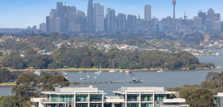 North Aspect Luxury with Panoramic Water & CBD Views