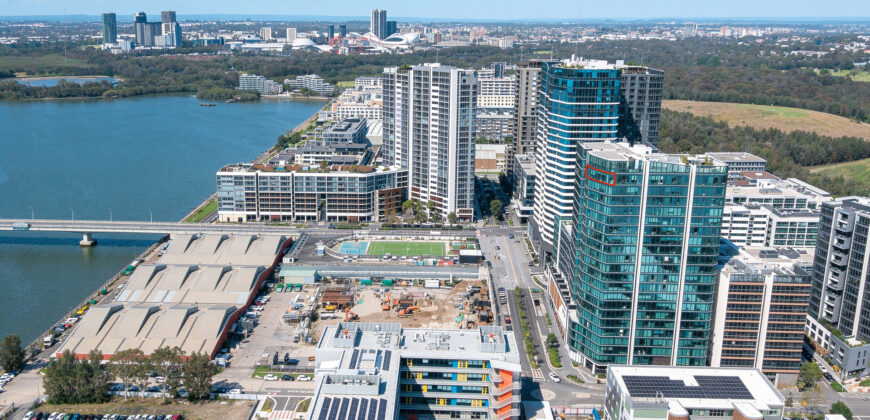 North Aspect Luxury with Panoramic Water & CBD Views