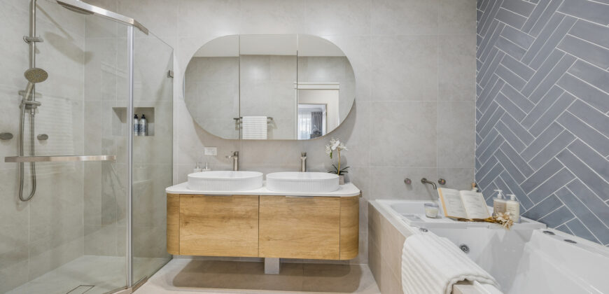 Exceptional Family Entertainer on 909sqm in a Tightly Held Pocket