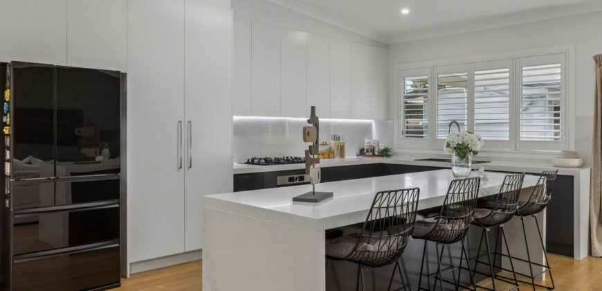 Exceptional Family Entertainer on 909sqm in a Tightly Held Pocket