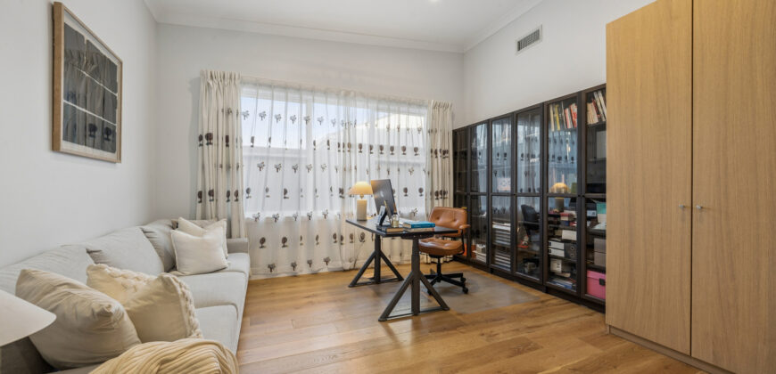 Exceptional Family Entertainer on 909sqm in a Tightly Held Pocket