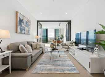 North Aspect Luxury with Panoramic Water & CBD Views