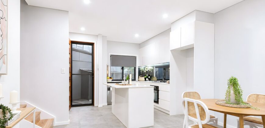 Near New Modern Townhouse – Carlingford West Public Catchment