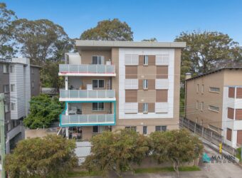 Oversized, Boutique Apartment Complex, Walk to Lightrail